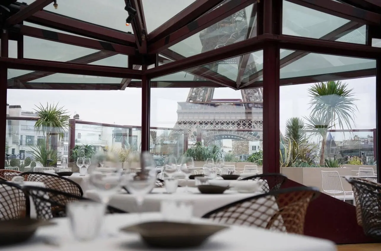 donde comer en parís con vistas a la torre eiffel